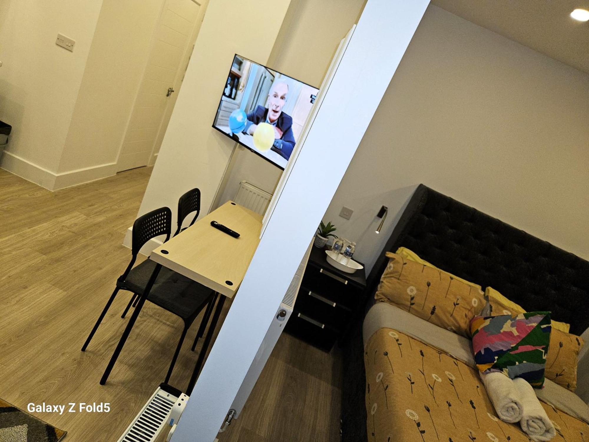 London Sleephouse Partying Is Not Allowed Pls 外观 照片