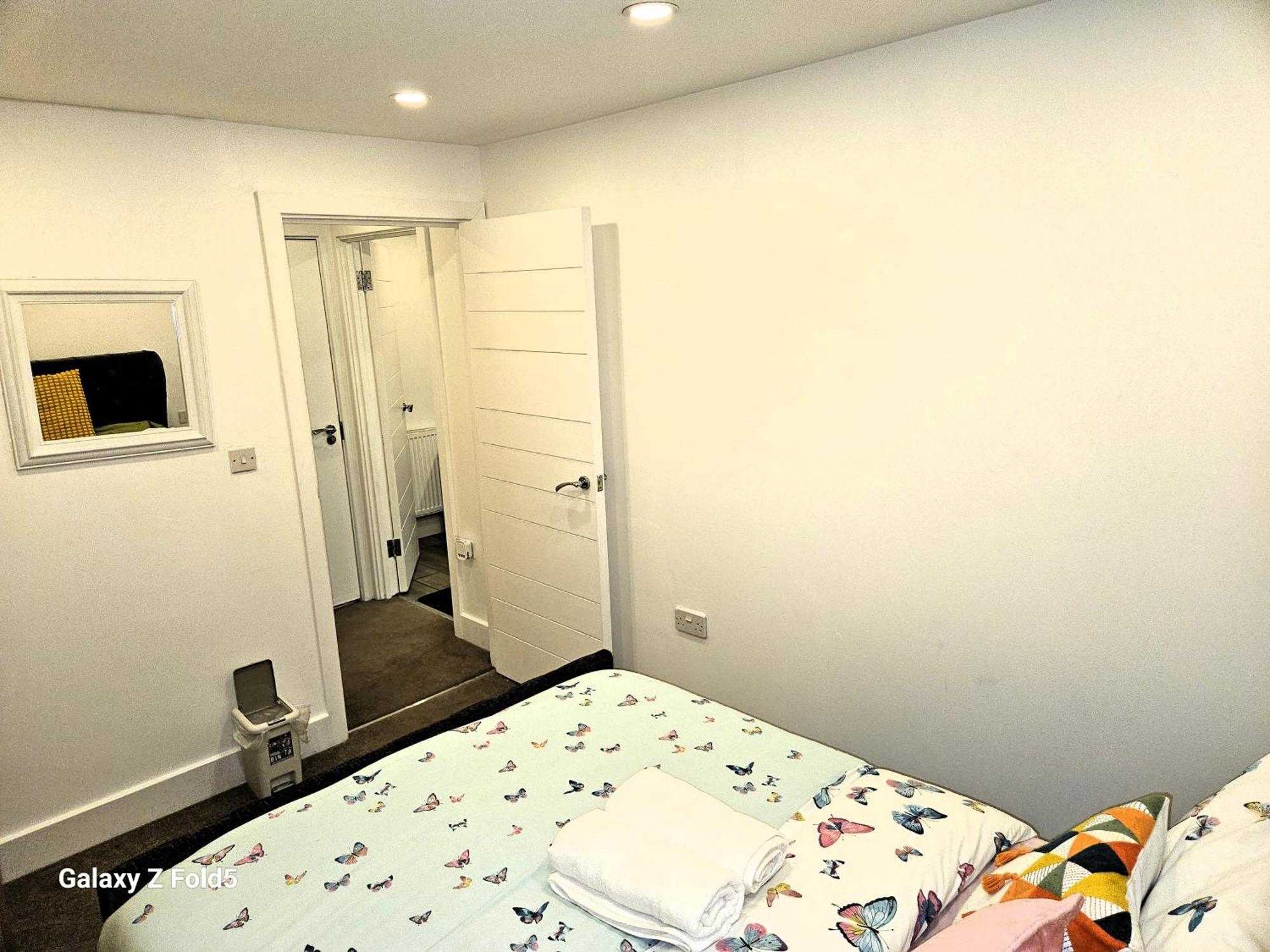 London Sleephouse Partying Is Not Allowed Pls 外观 照片