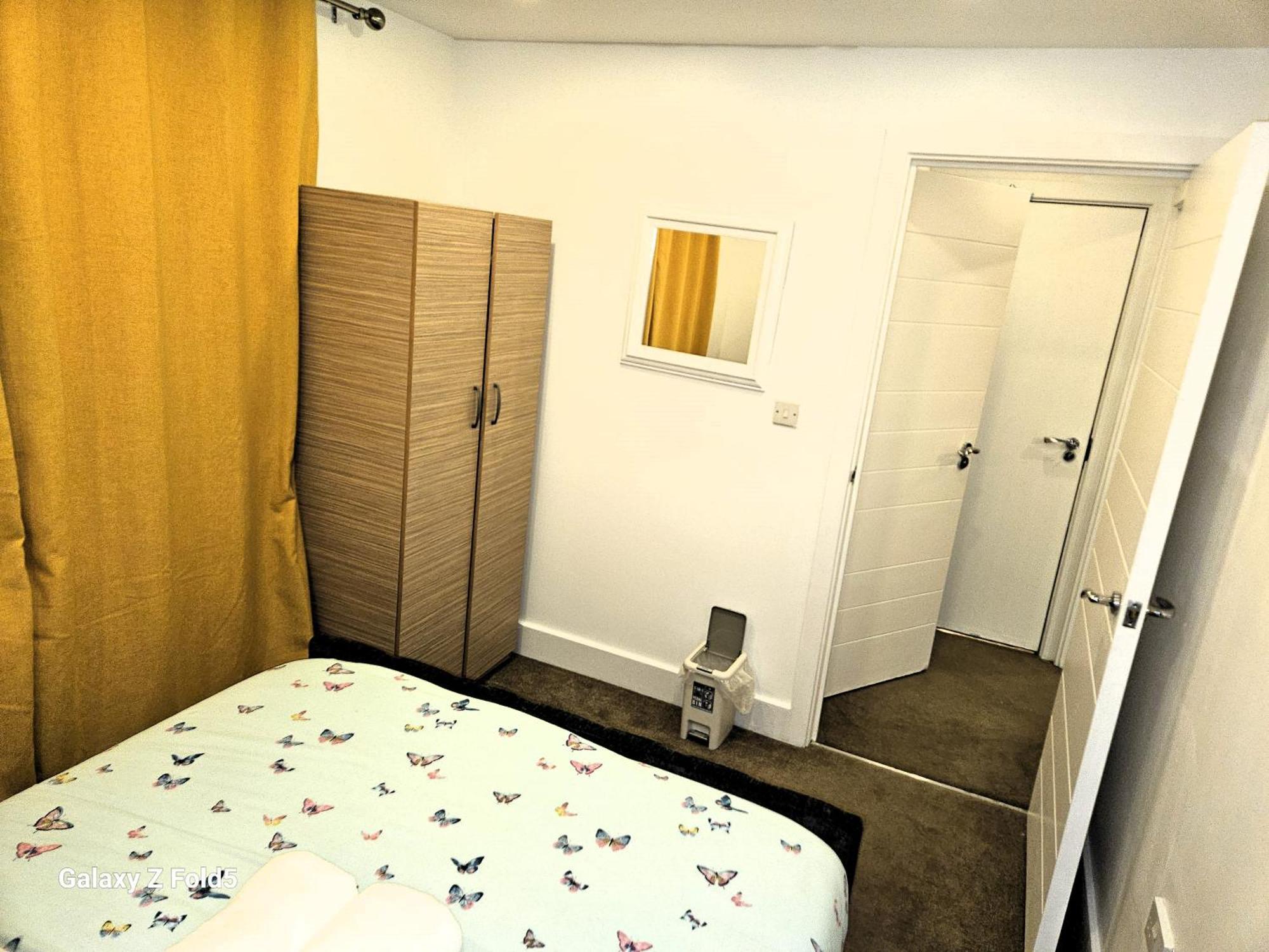 London Sleephouse Partying Is Not Allowed Pls 外观 照片